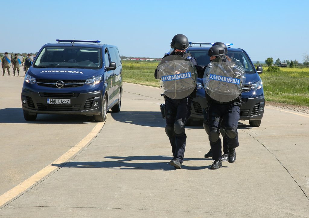 Jandarmi romani in dispozitiv de ordine publica
