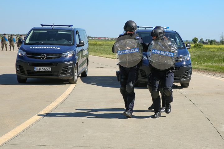 Jandarmi romani in dispozitiv de ordine publica