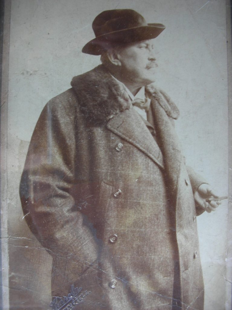 ifjú Mezey Mihály, vizsgálóbíró, közjegyző, sport és társadalmi szervezetek tagja, elnöke, fő lövész mester, Nagyvárad 1910 körül