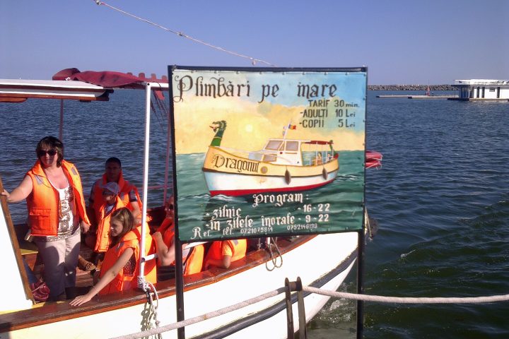 Plimbări pe mare cu barca cu motor. Plecare din Portul Mangalia.